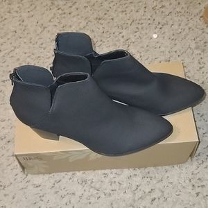 New black  Booties